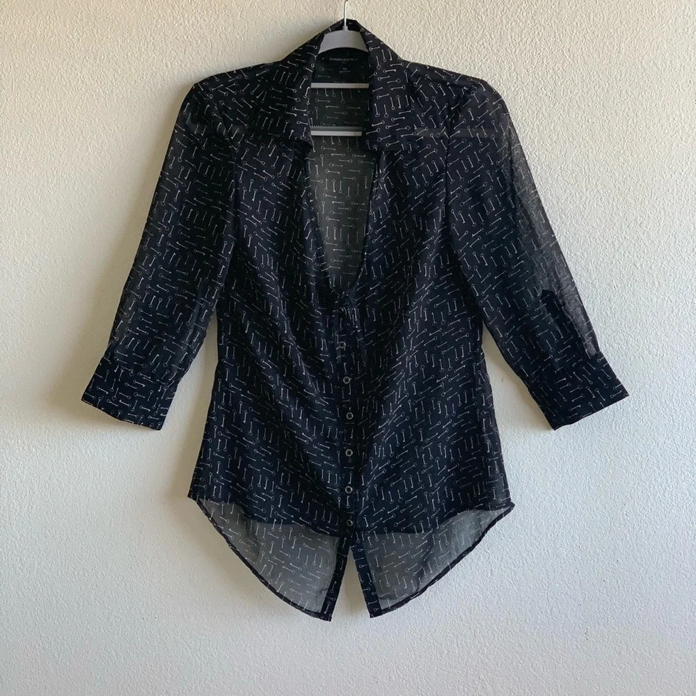 Banana Republic blouse sheer 3/4 sleeves Button front top size XS